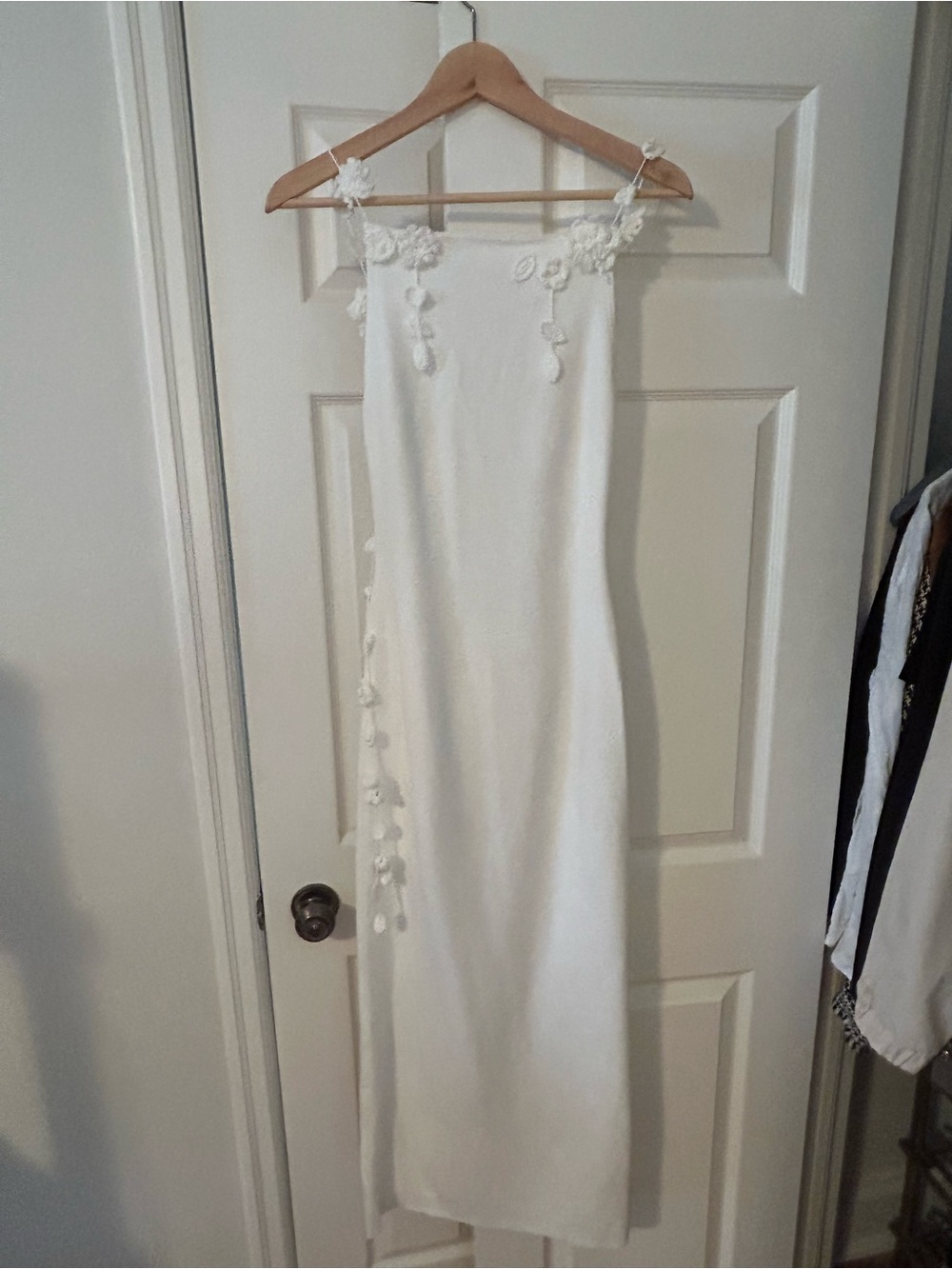 cult gaia White Floral-Accent Midi Sheath Dress - Picture 3 of 4